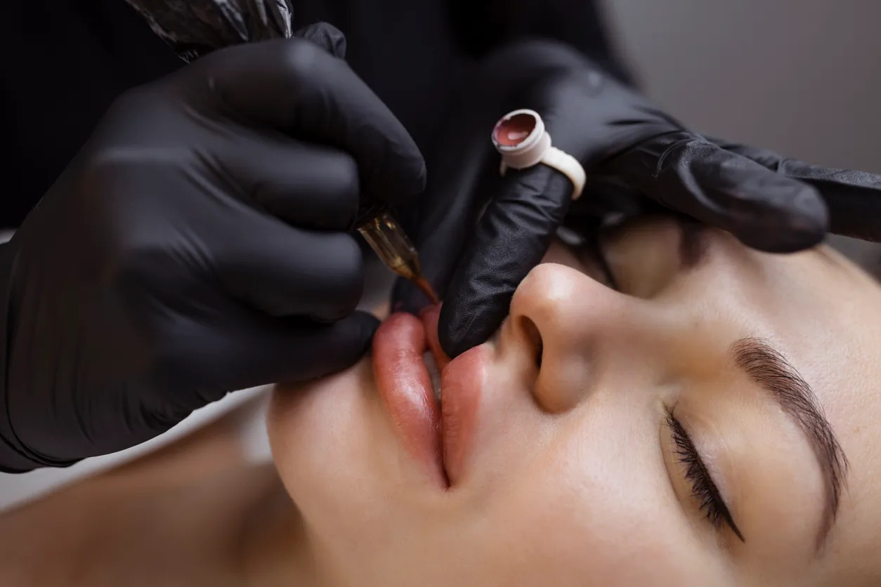 lip blush tattooing