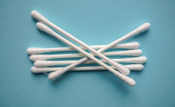 cotton tip applicator