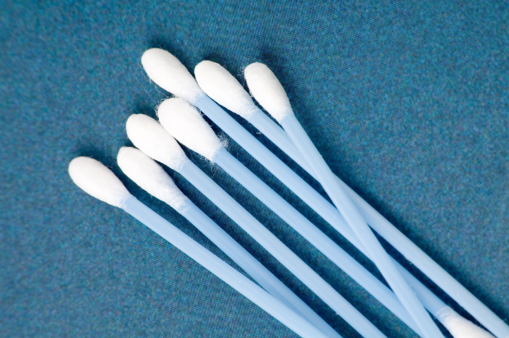 Cotton tip applicators