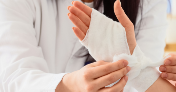 Multi trauma dressing on injured hand