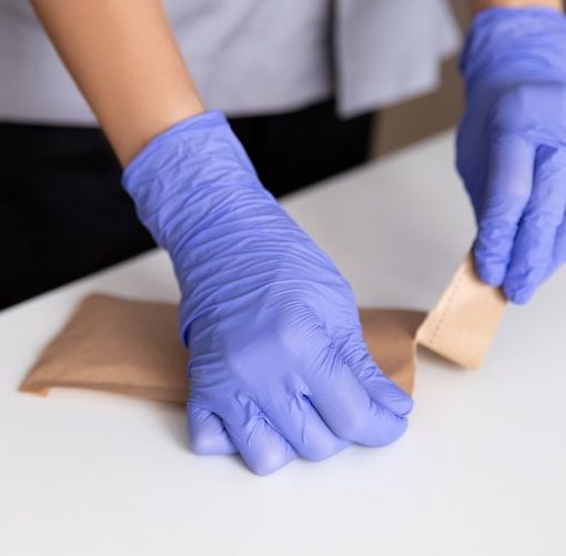 vinyl gloves